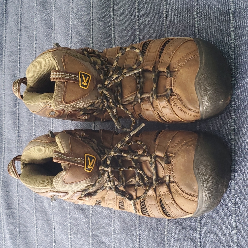 Mens Keen high top hiking boot